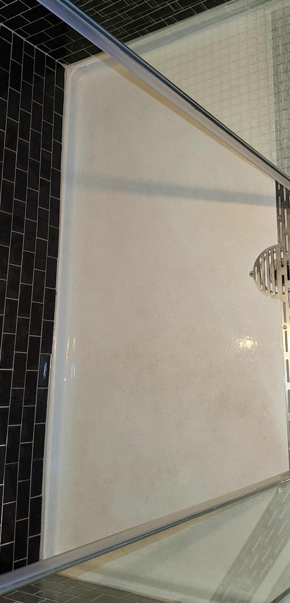 Shower pan after professional cleaning