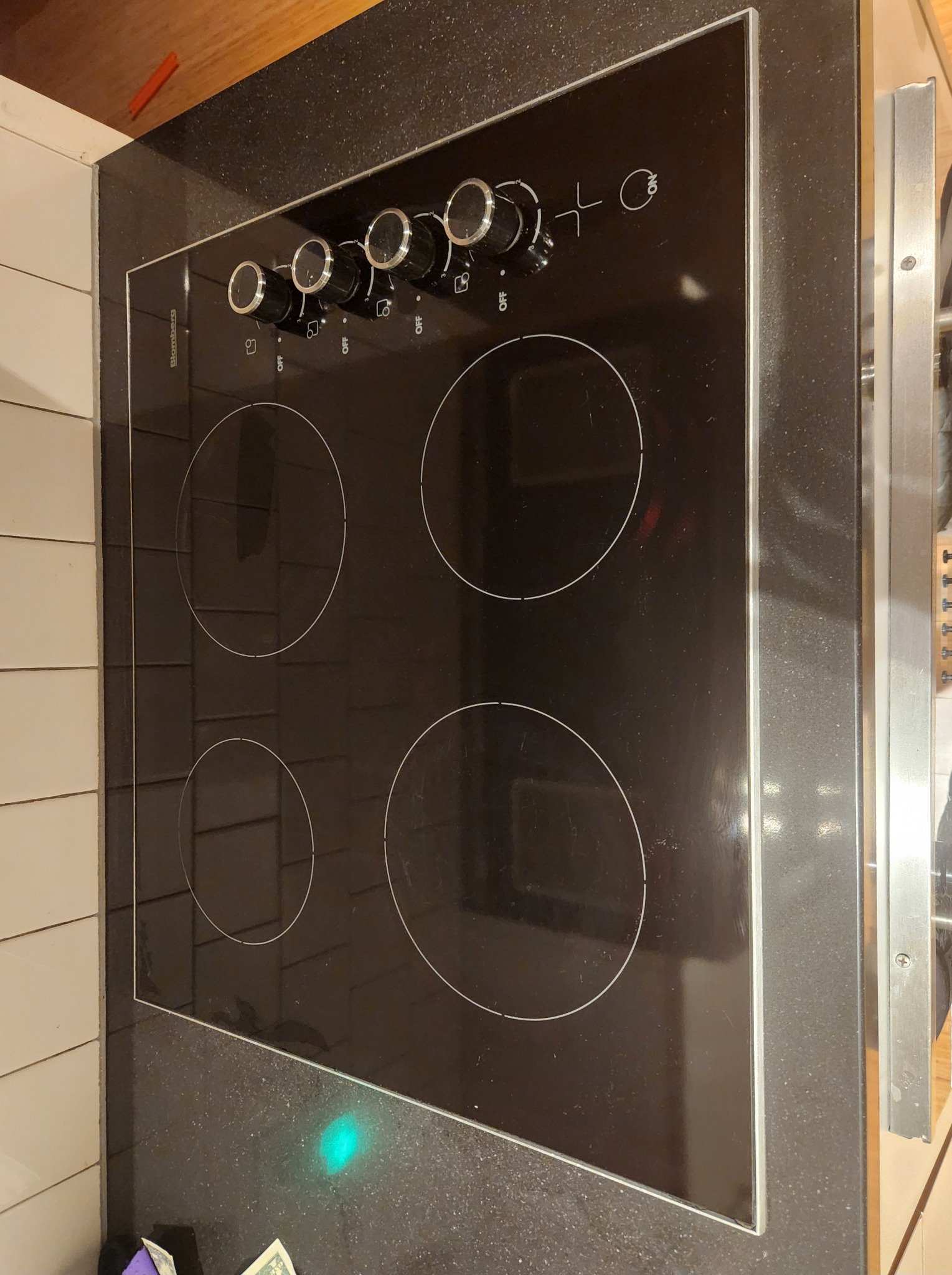 Electric stovetop after professional cleaning